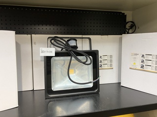 4x Pro Lumia buitenlamp met sensor 3000K